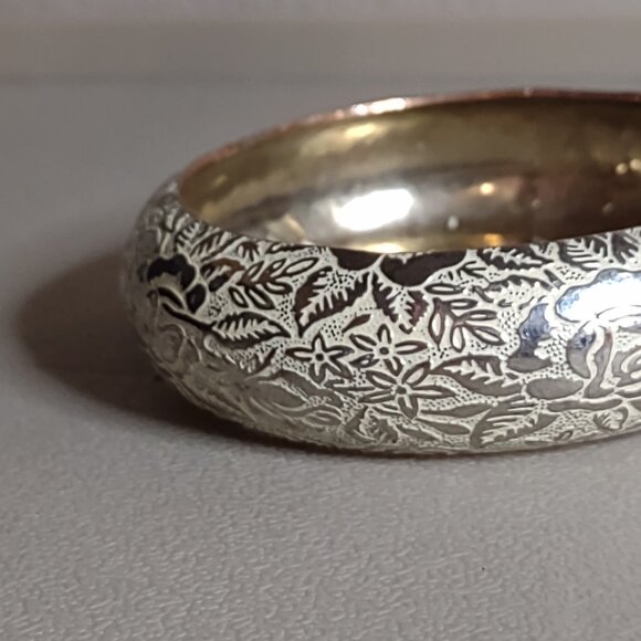 Vintage Engraved Design 8 Inch Metal Flower Bangle - Picture 4 of 7